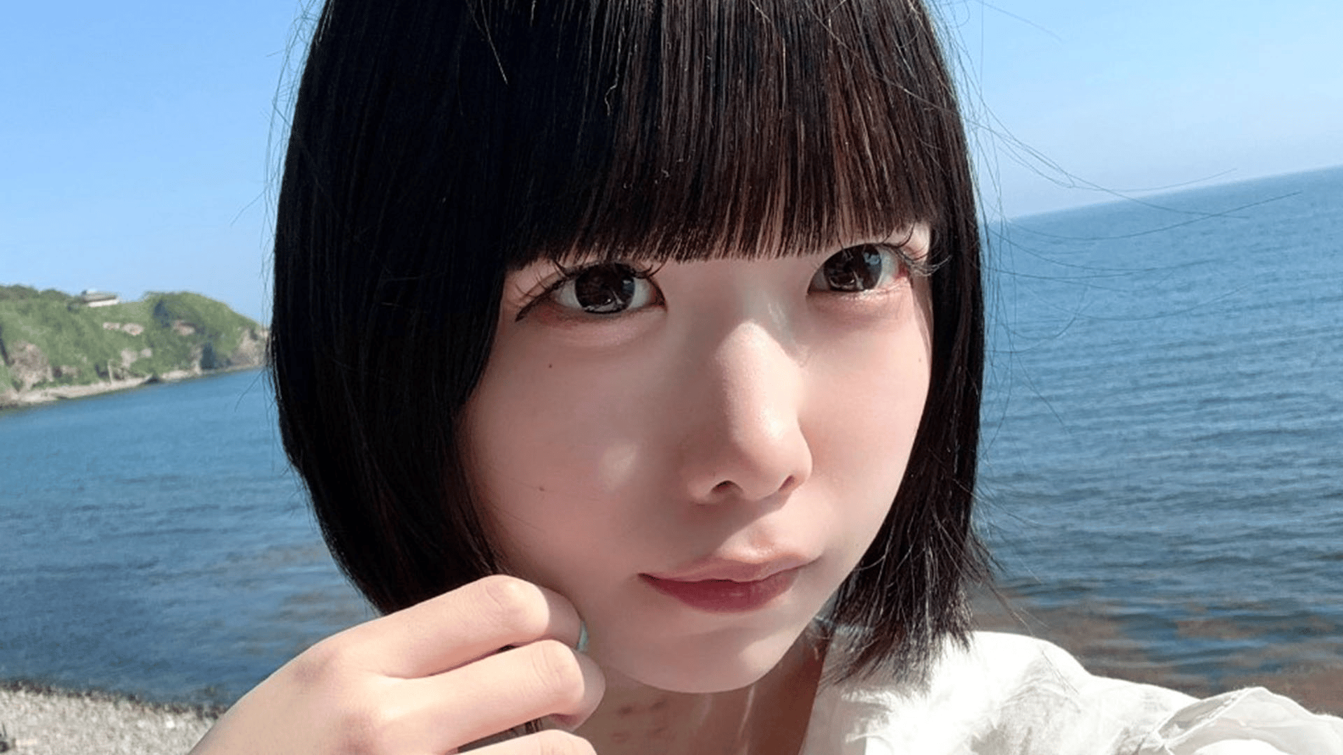 素人自撮り顔出し あのちゃんの顔だけそっくりさん”芹口しゅう(20) 胸元大胆な水着ショット - ABEMAエンタメ - 話題のSNS (ニュース) |  無料動画・見逃し配信を見るなら | ABEMA