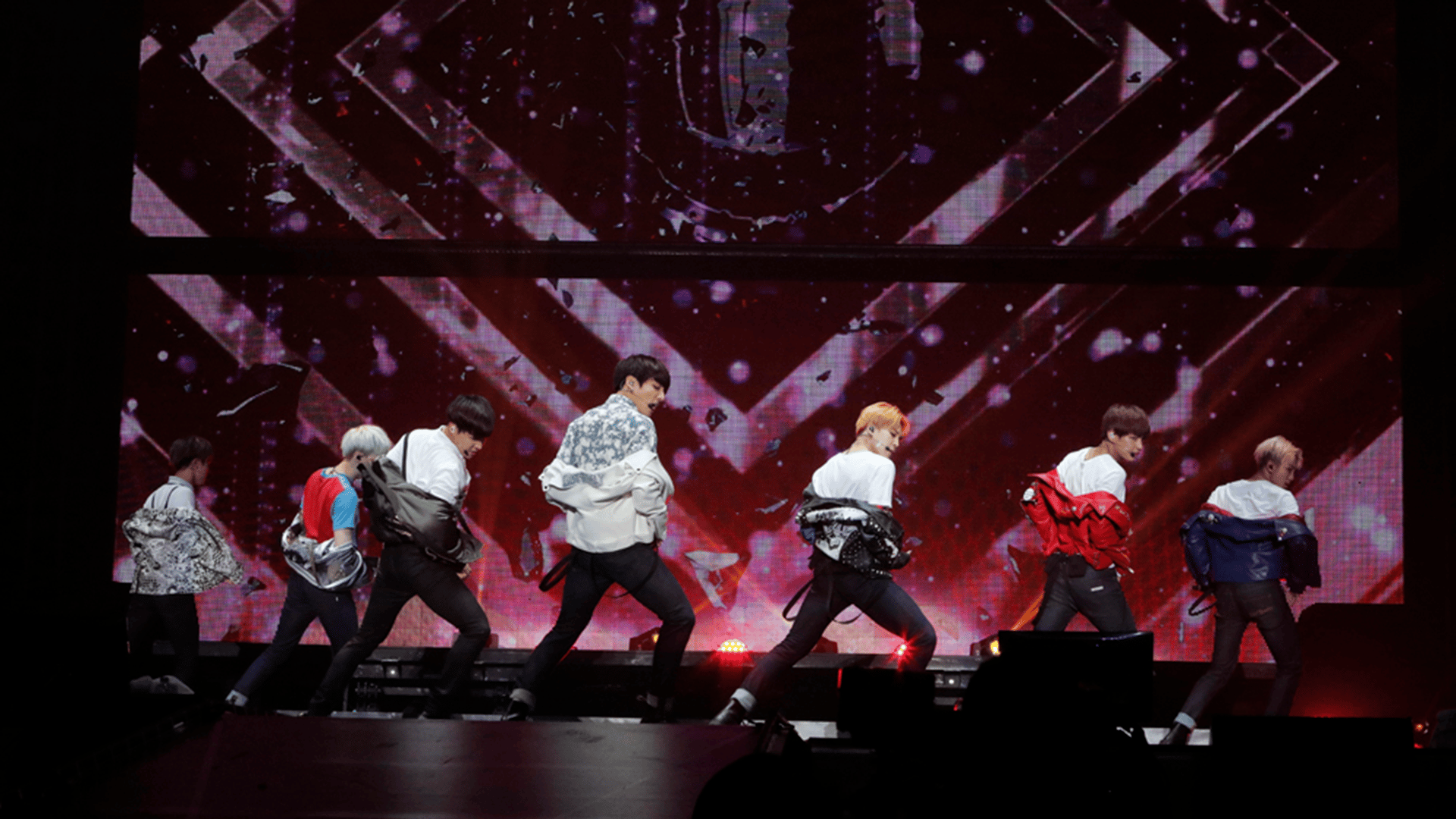 2015 BTS LIVE 花様年華 ON STAGE BTS – 2015 BTS Live 花様年華 On Stage ～Japan Edition～At Yokohama