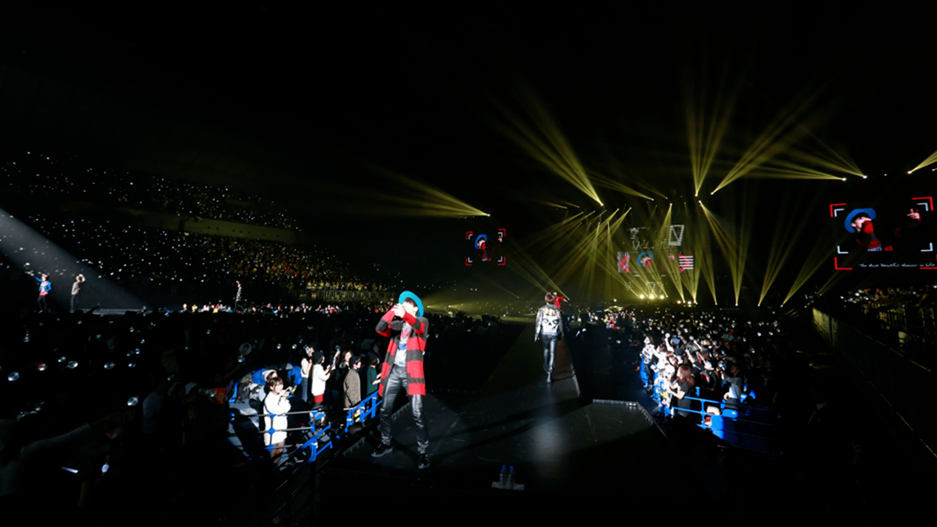 防彈少年團/2015 BTS LIVE<花様年華 on stage>～Japa… BTS (防弾少年団) '2015 BTS LIVE ＜花様年華 on stage＞ ~Japan