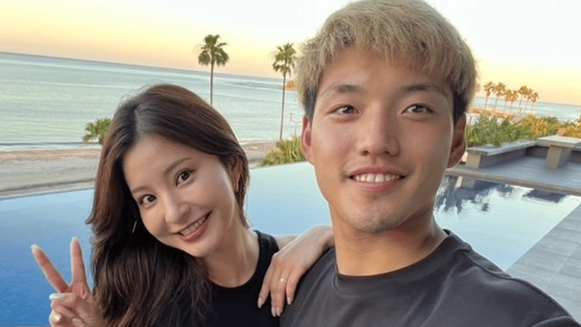 ABEMAエンタメ - 堂安律選手(28)の妻 明松美玖(30)第1子女児出産を報告「可愛すぎる」「律がパパかぁー」など祝福の声