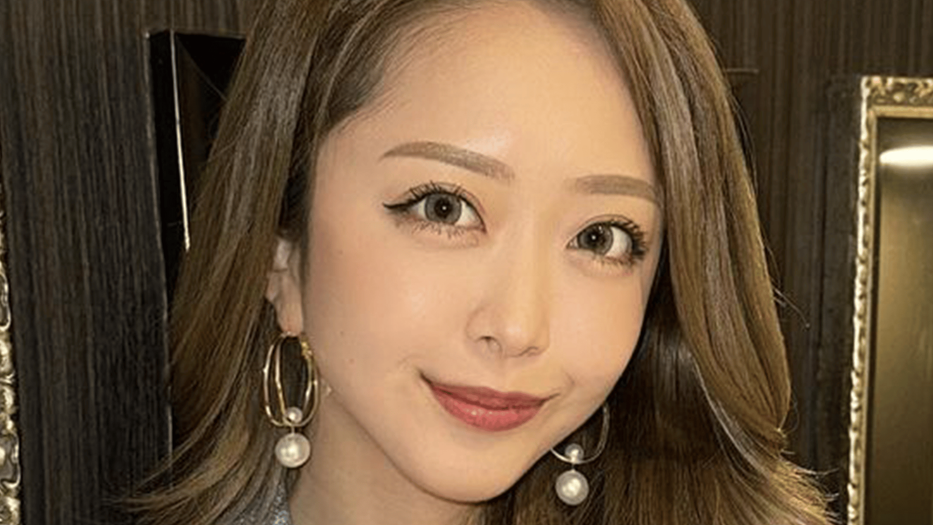みりちゃむ(22)黒ビキニ姿で“大人の秘密基地”へ「すっぴんも超可愛い 