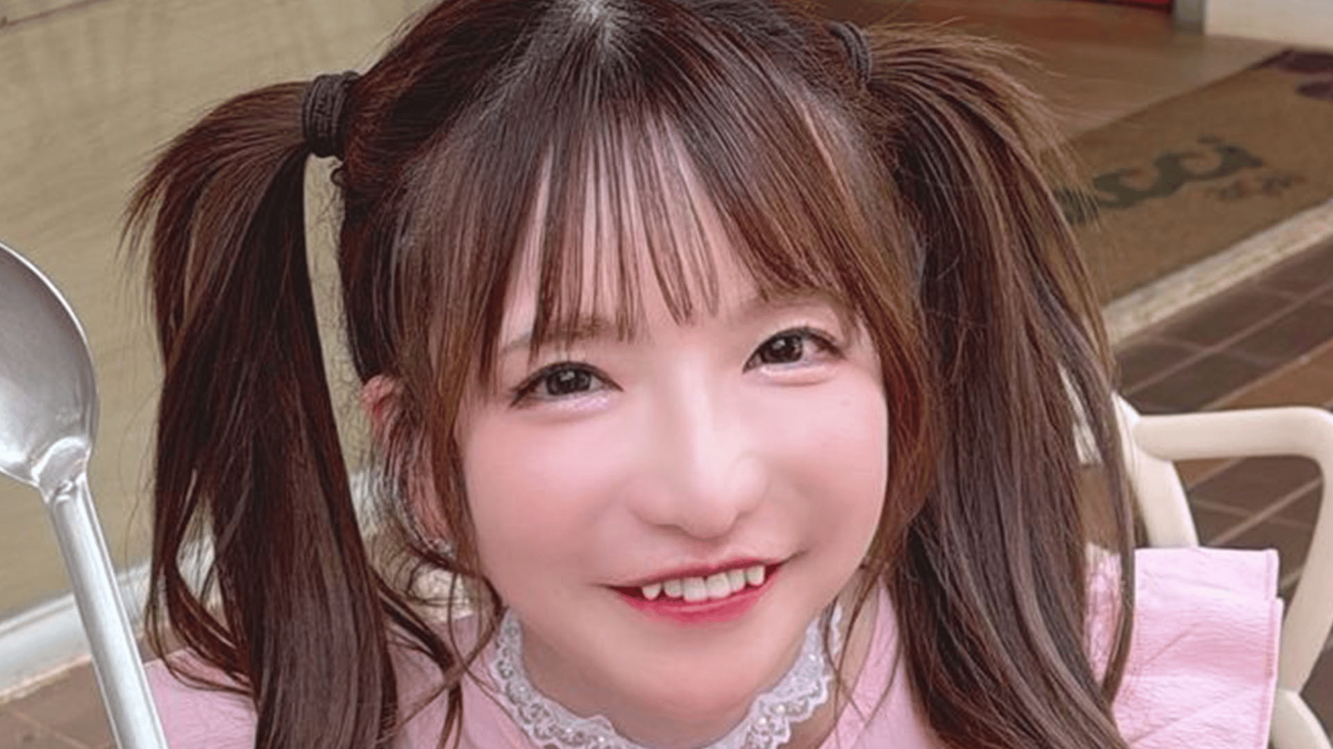 水着姿が話題・もえあず(37)コンビニで立ち飲み「可愛い～髪綺麗」など 