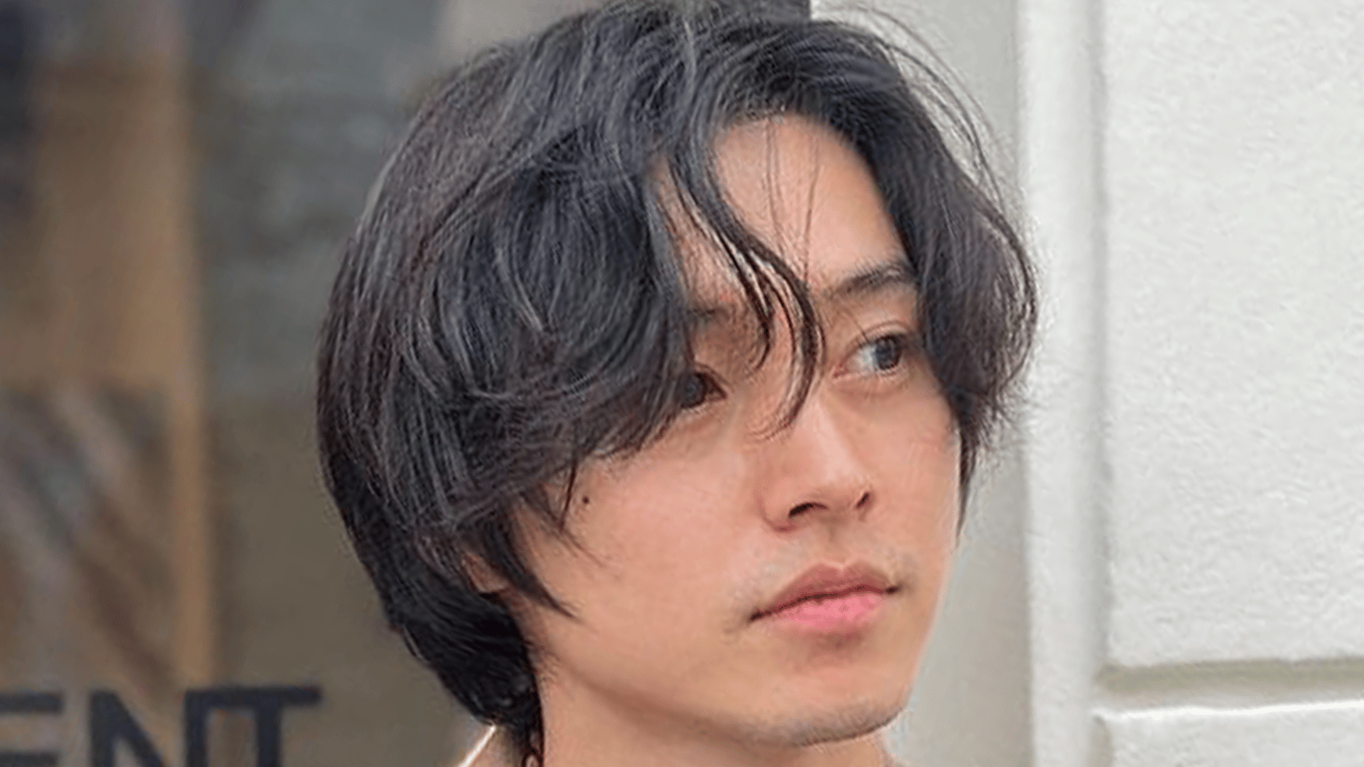 山﨑賢人(30)喜びの報告に満島真之介・山田裕貴らが祝福 - ABEMA 