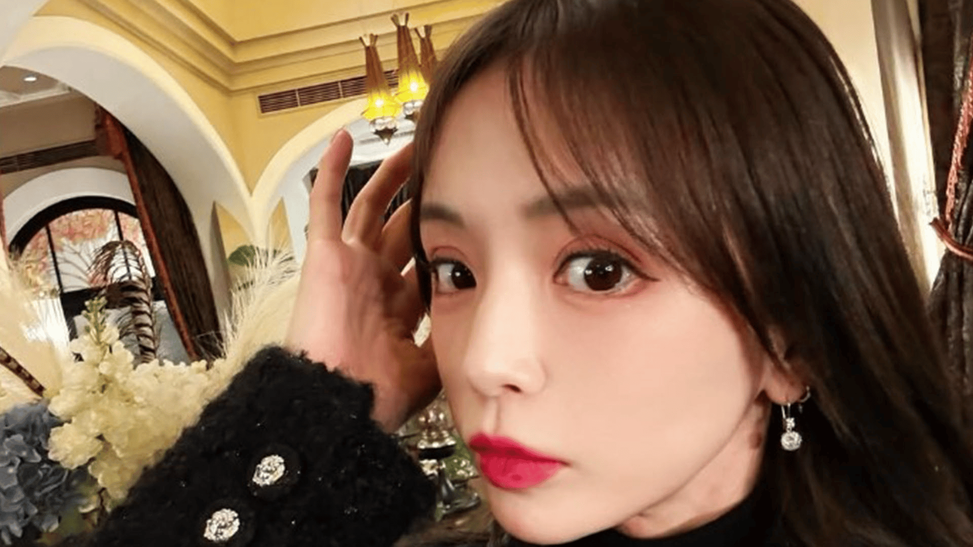 浜崎あゆみ(46)豪華な自宅玄関の動画に反響「ホテルみたい」「玄関で 