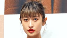 “高級ホテル並み”豪邸が話題・山田優(40)高級コスメを使ったメイク動画