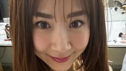 ほしのあき(48)美ボディー際立つ水着ショットにファン「スタイル良すぎ」「本出したら買います」