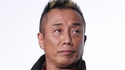 長渕剛(68)次男・ReNとの貴重な親子ショットに反響「剛さんの若い頃にそっくり」