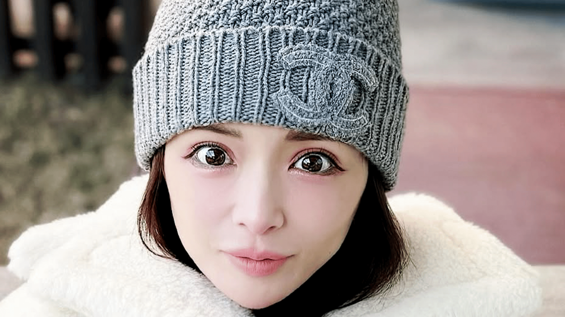 息子を公開し話題・浜崎あゆみ(46)かじられたドーナツの写真を公開し