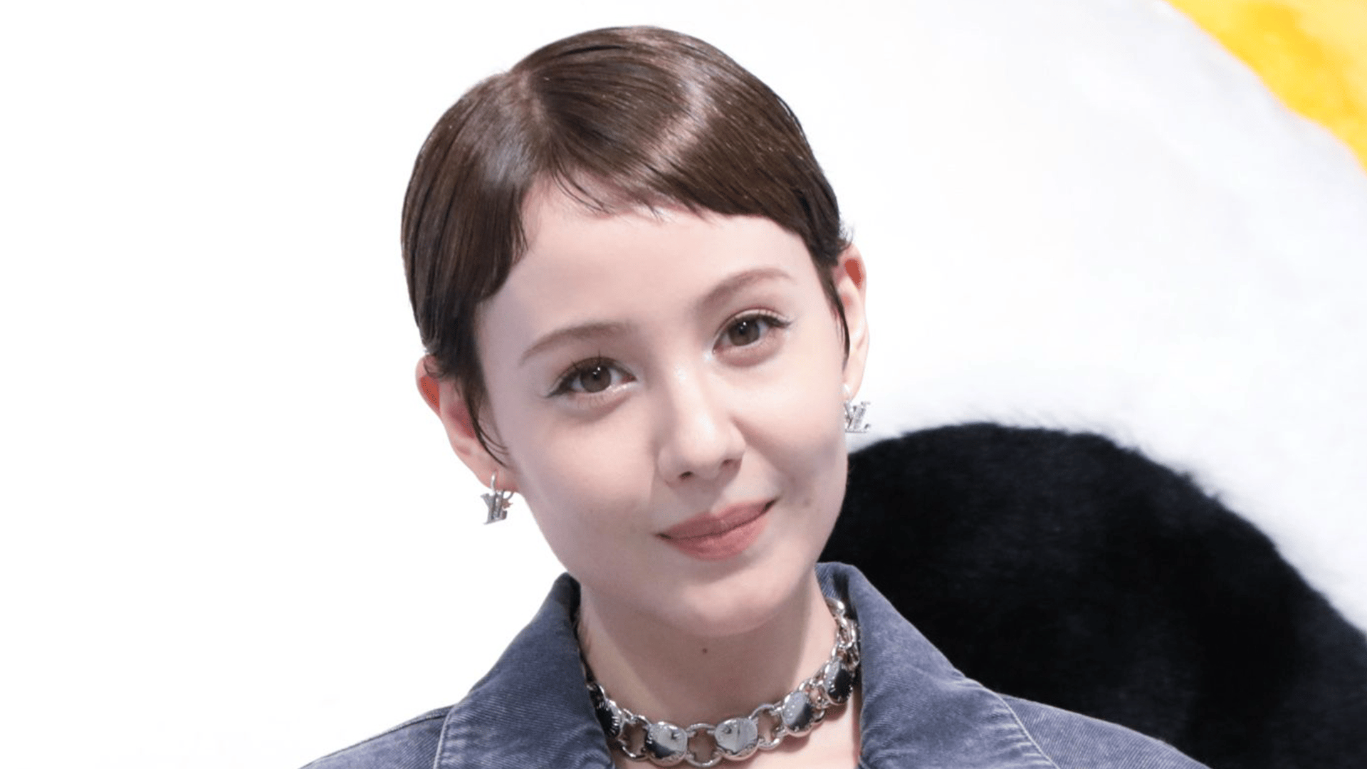 ゆり にゃ リスト カット