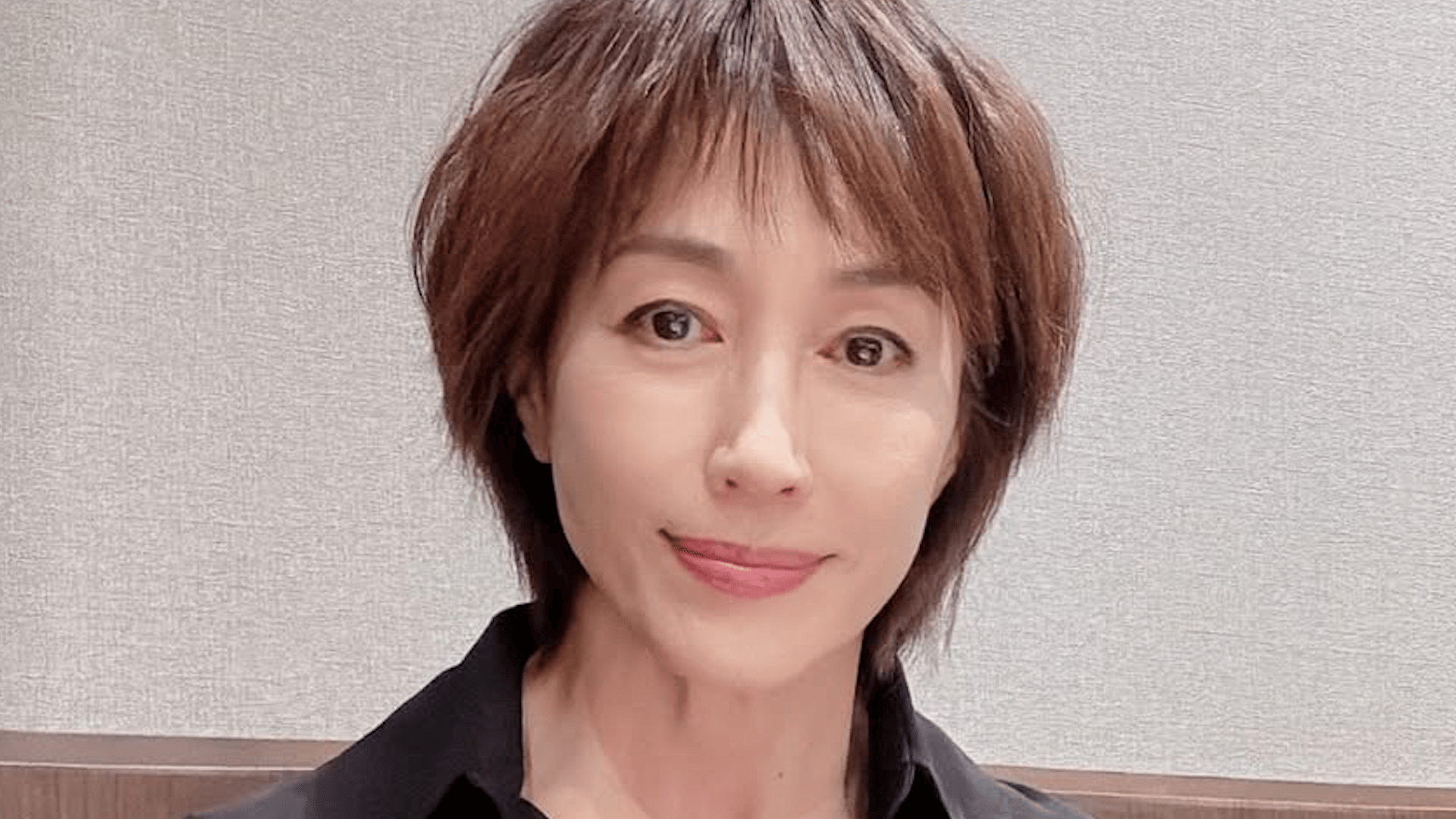 “水着姿の女子会が話題”高島礼子(61)沖縄での自然体な姿にファン「誘惑のまなざし 本当にステキです」「綺麗で美しい」