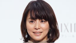 激変ショットが話題・石田ゆり子(56) 最新の姿に「すっぴんもトレーニング姿もステキ!!!」「小学生みたいにかわいい」