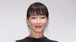森田剛(47)の妻・宮沢りえ(52) 肩ひもが落ちた色気あふれるドレス姿に様々な声「美しい」「だらしなく見えるなぁ」