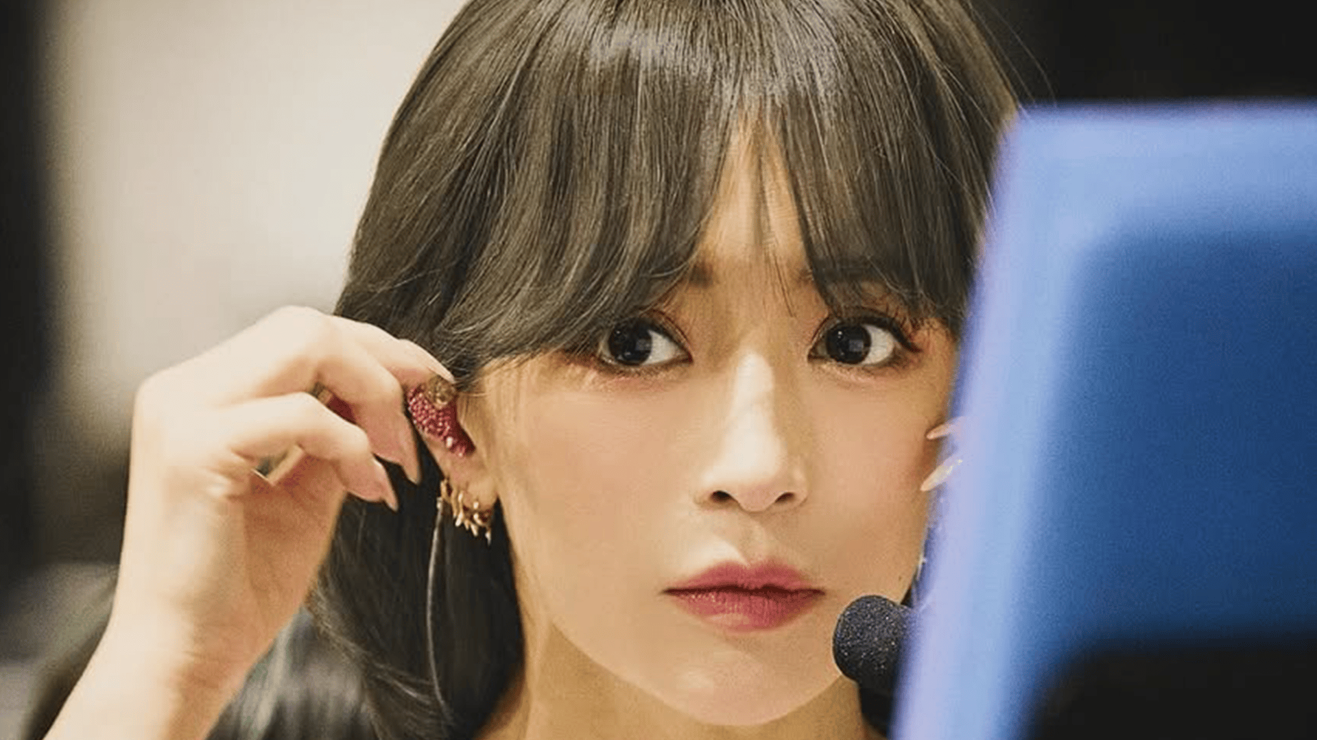 息子を公開し話題・浜崎あゆみ(47)サングラス姿の自撮り動画に反響