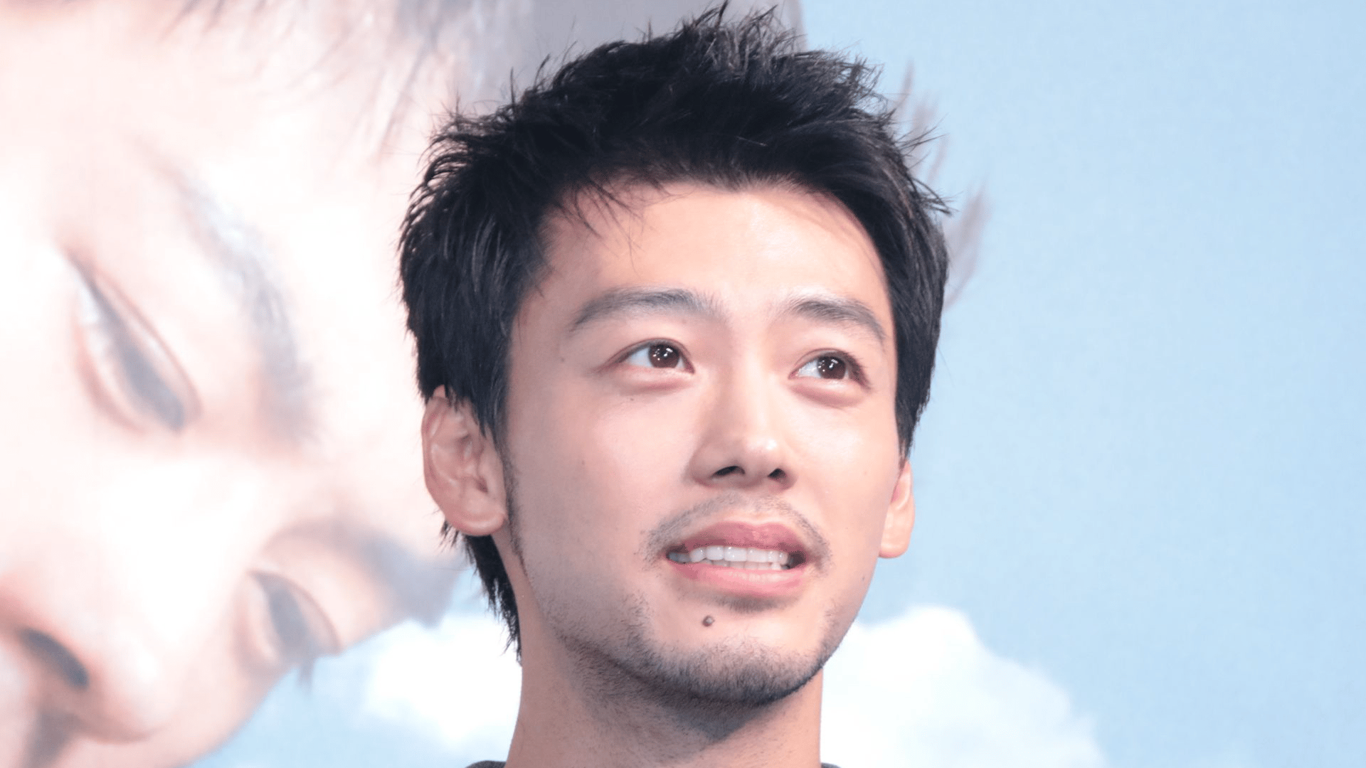 タトゥーチラ見え姿が話題・竹内涼真(32) 薬指の指輪が光る“ラブラブショット”に反響「よく似てらっしゃる」「2人とも可愛いしカッコいい」