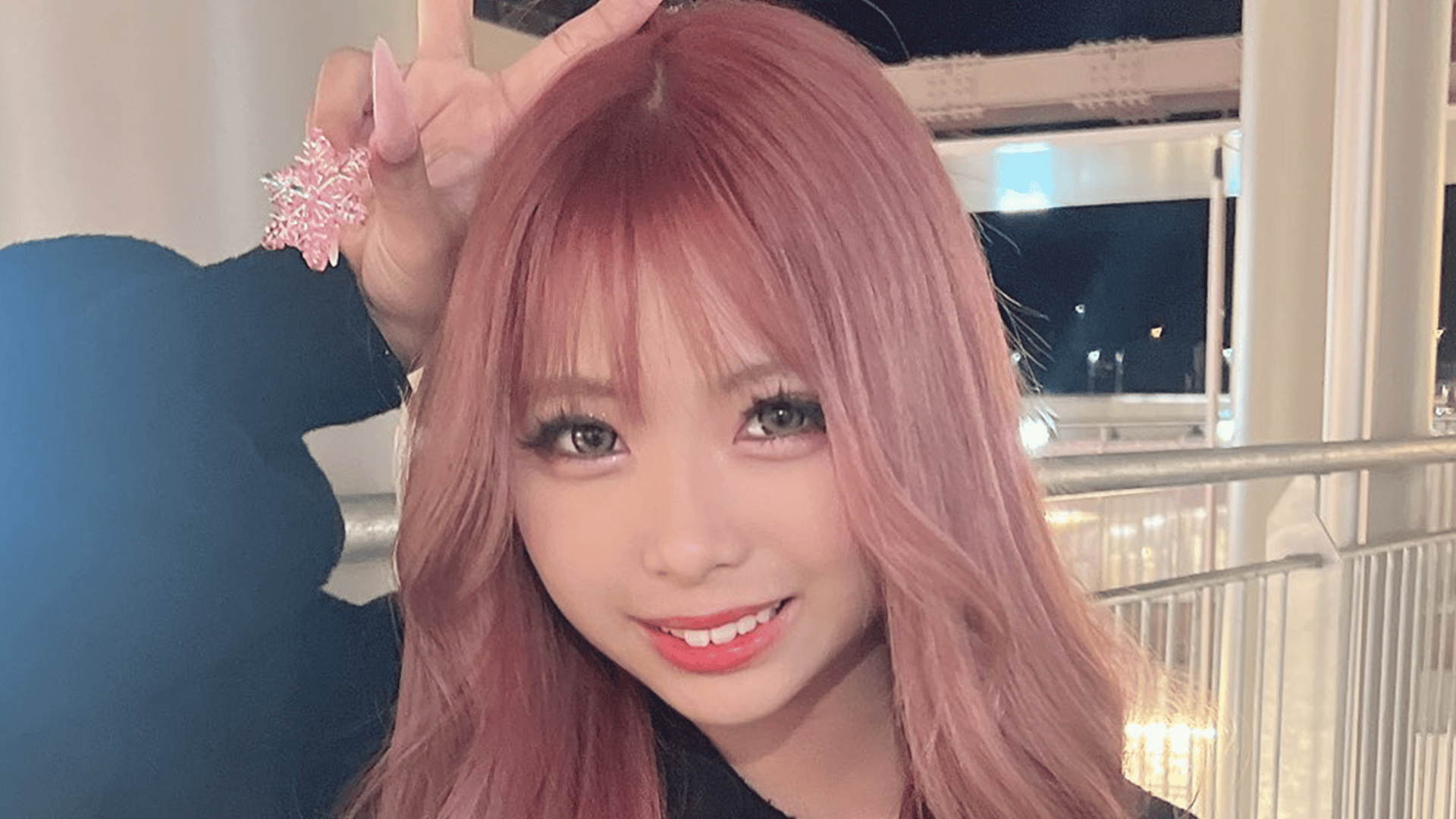 小学校卒業式ショットが“炎上”したギャルモデル・るみな(12) 雰囲気が 