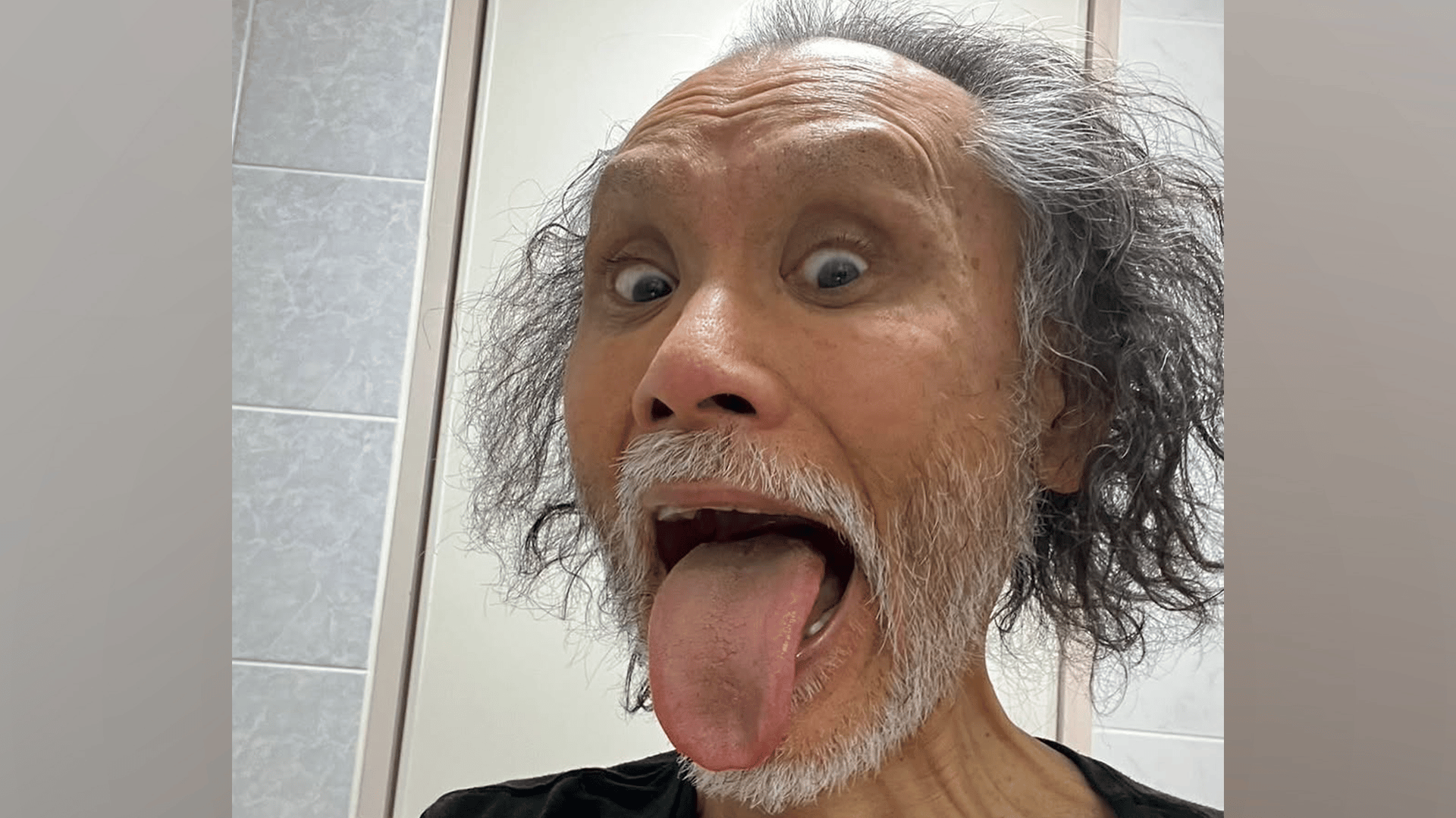 1日1食で体重45kg”片岡鶴太郎(71) 印象ガラリな近影にファン「お体に気