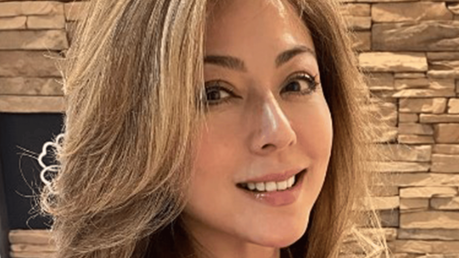 武田久美子(57)大胆ビキニ姿公開“23年ぶりの写真集”オフショットに「神