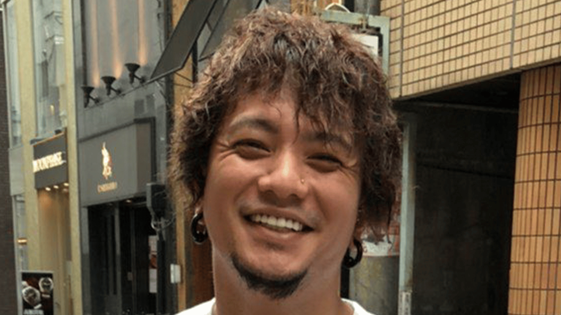 高 部 あい 夫