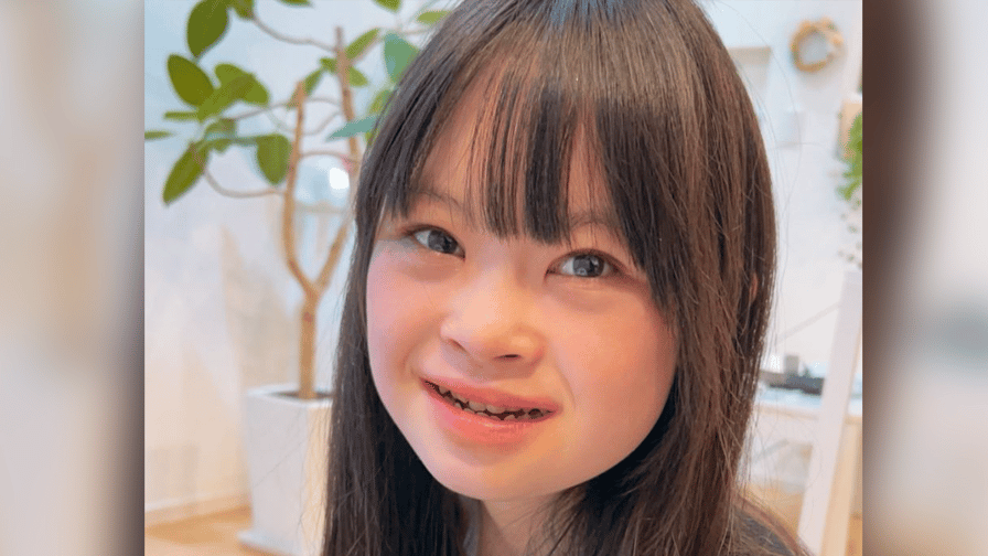 ABEMAエンタメ - ダウン症モデル・菜桜(19) 成人式に出席し動画で感謝を伝える
