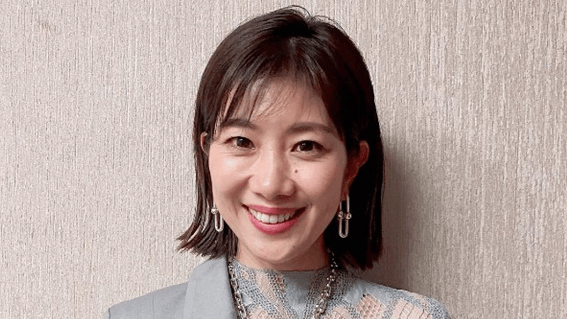 潮田玲子(40) 夫で元Jリーガー増嶋竜也さん(39)の誕生日祝福 顔出し家族ショットに「美男美女」「ステキなご家族」 - ABEMAエンタメ ...