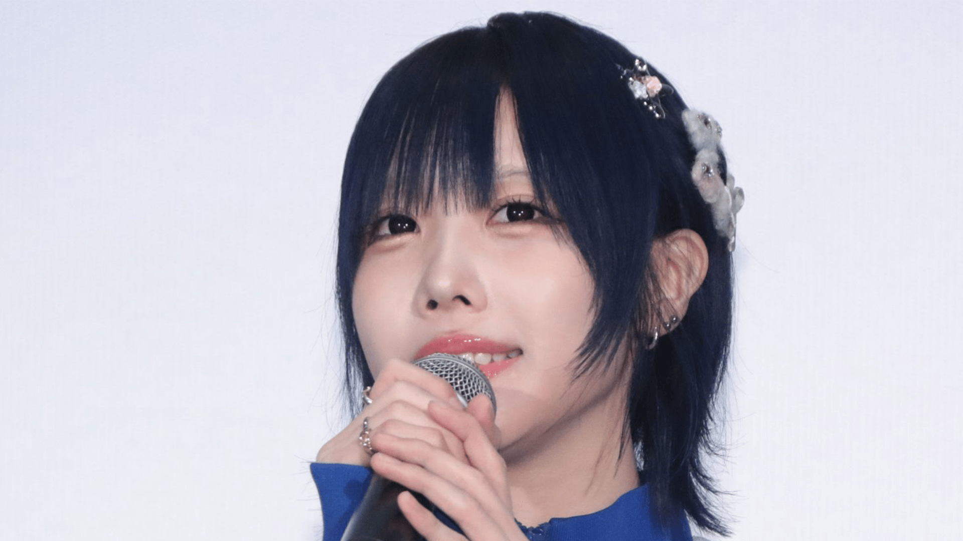 あのちゃん お尻を強調した写真に反響「ケツデカ最強」「えろい 