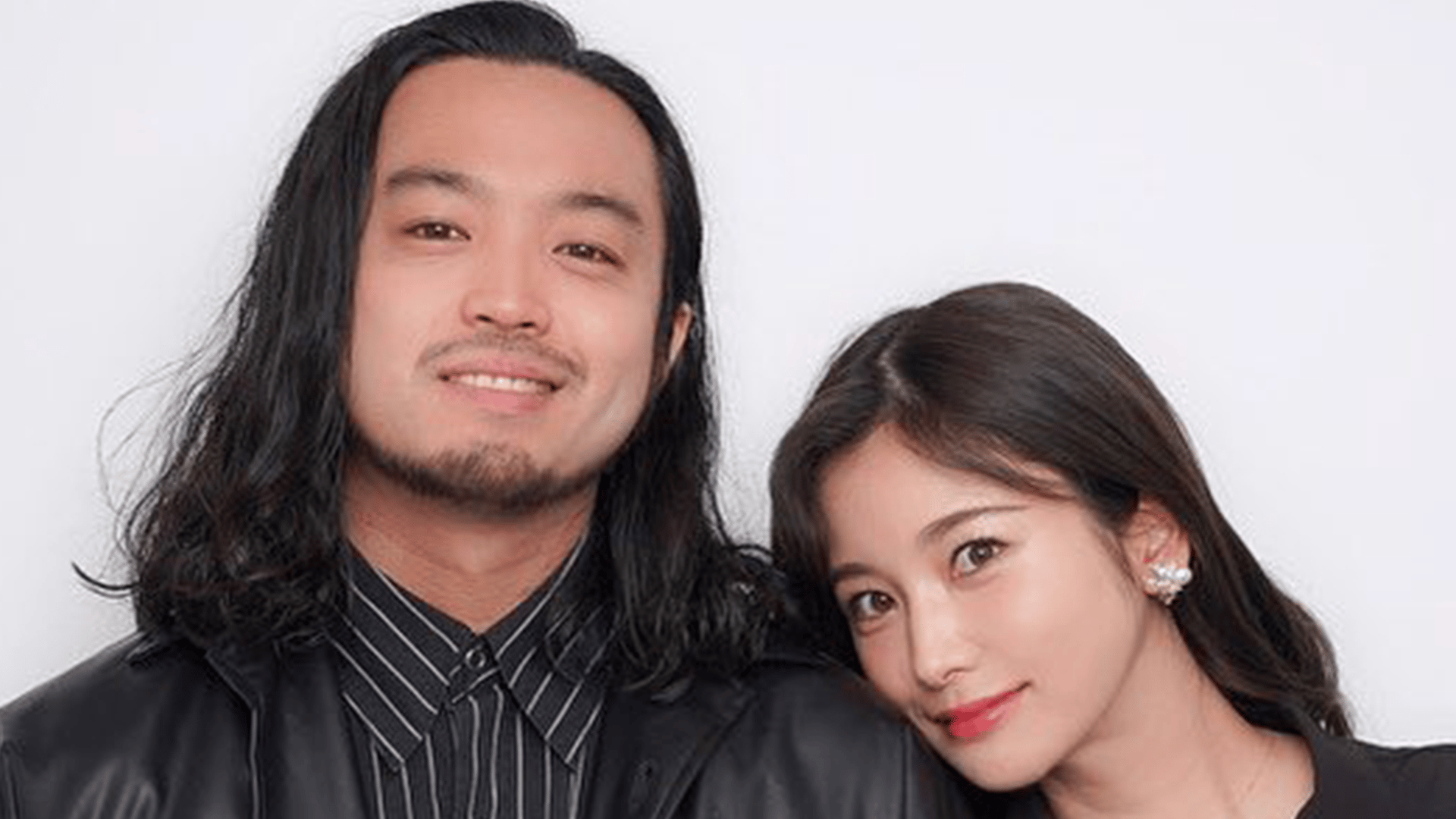 R-指定(32)の妻・江藤菜摘(31)「クレヨンしんちゃん」そっくりな我が子 