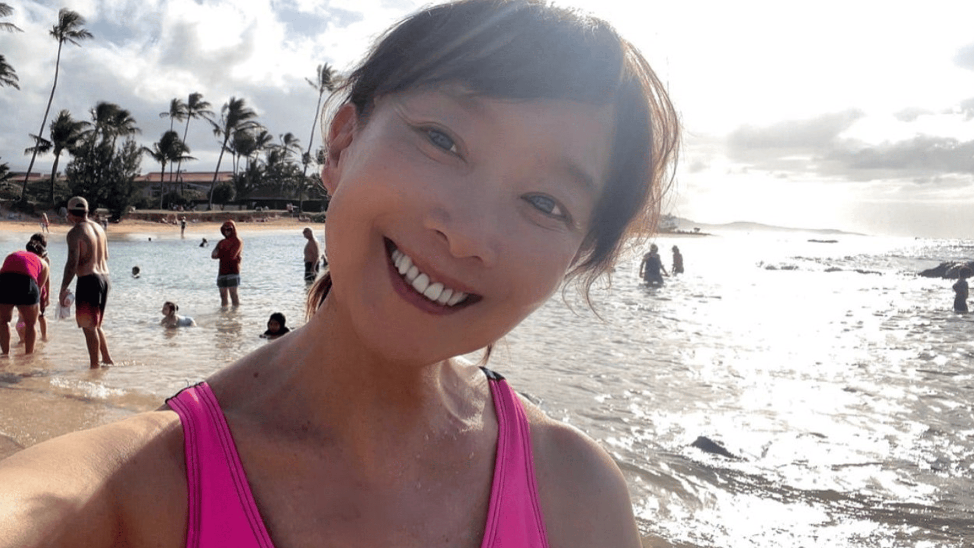 ABEMAエンタメ - アグネス・チャン(68) 家族とハワイで再会 孫とビーチへ『なんて幸せ』ファンが羨む