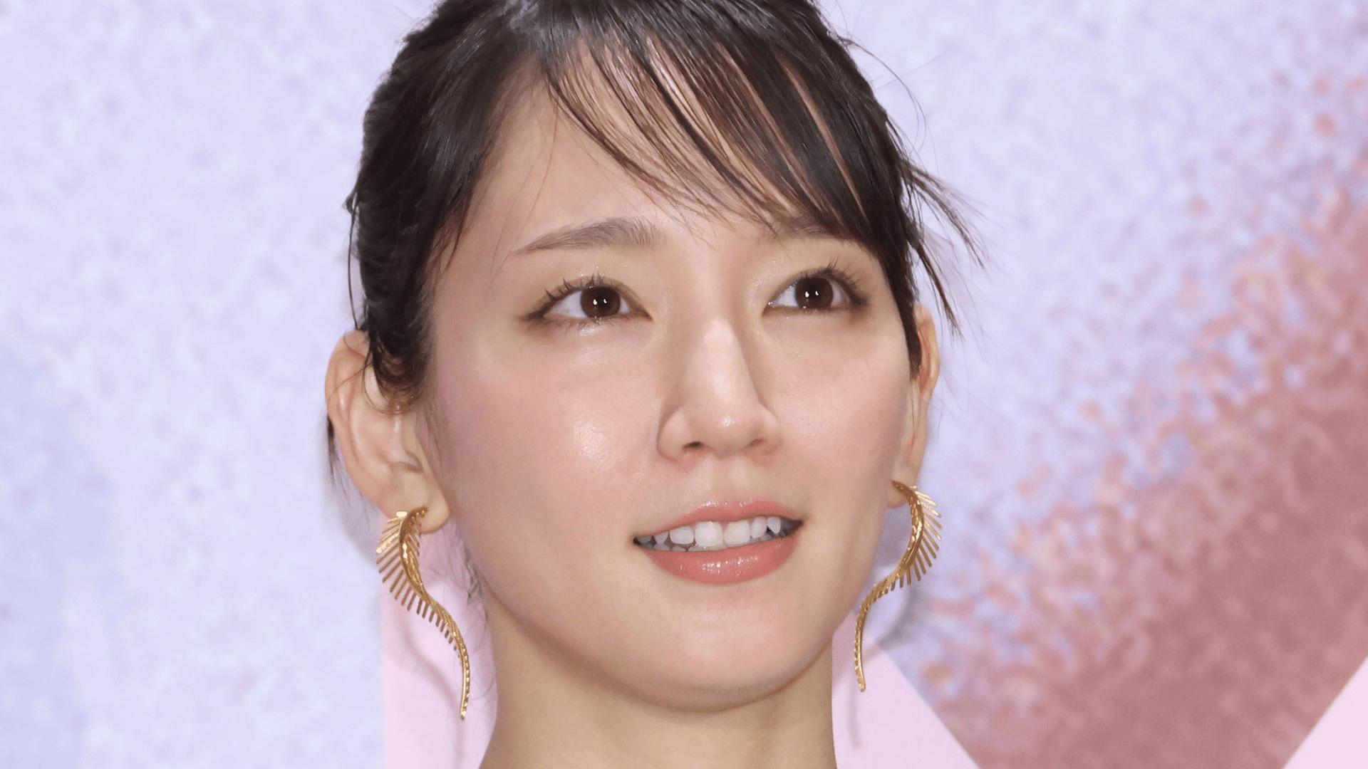 吉岡里帆(31)生足あらわな姿で“娘”とディズニーシーへ ファンからは  