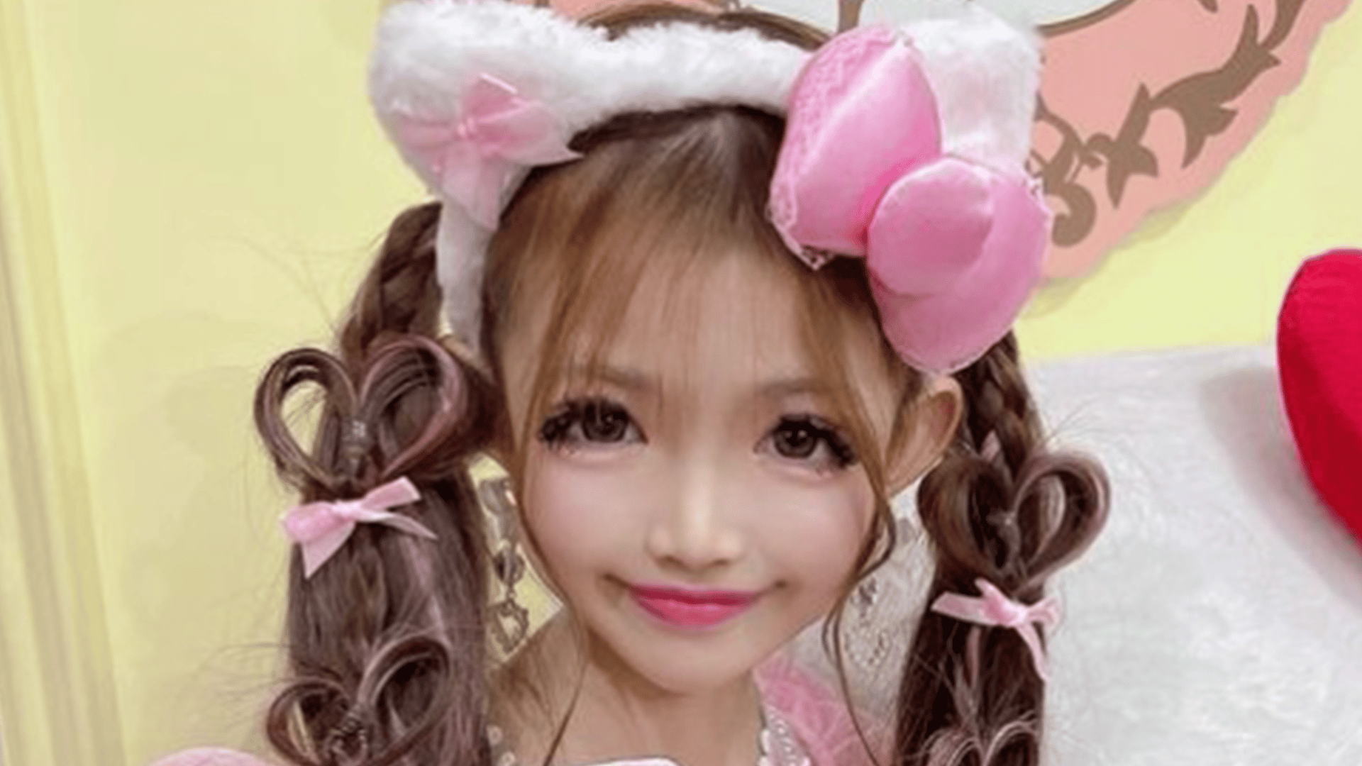 小学生姫ギャル・りりぴ(9)へそ出し黒ギャルコーデに「へそピ  