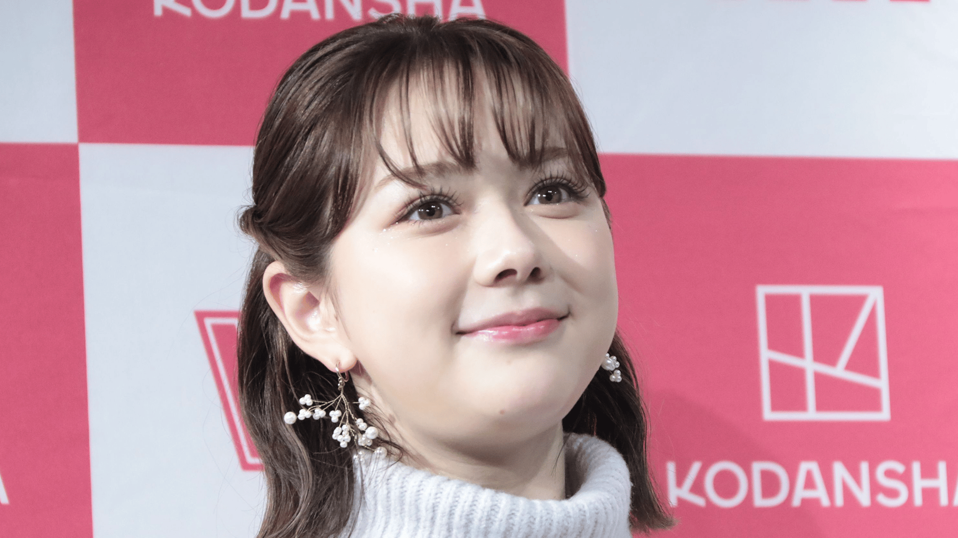 ABEMAエンタメ - 村重杏奈(26) ロシア人母との“顔出し”2ショット「美人すぎる」「ママが1番綺麗」