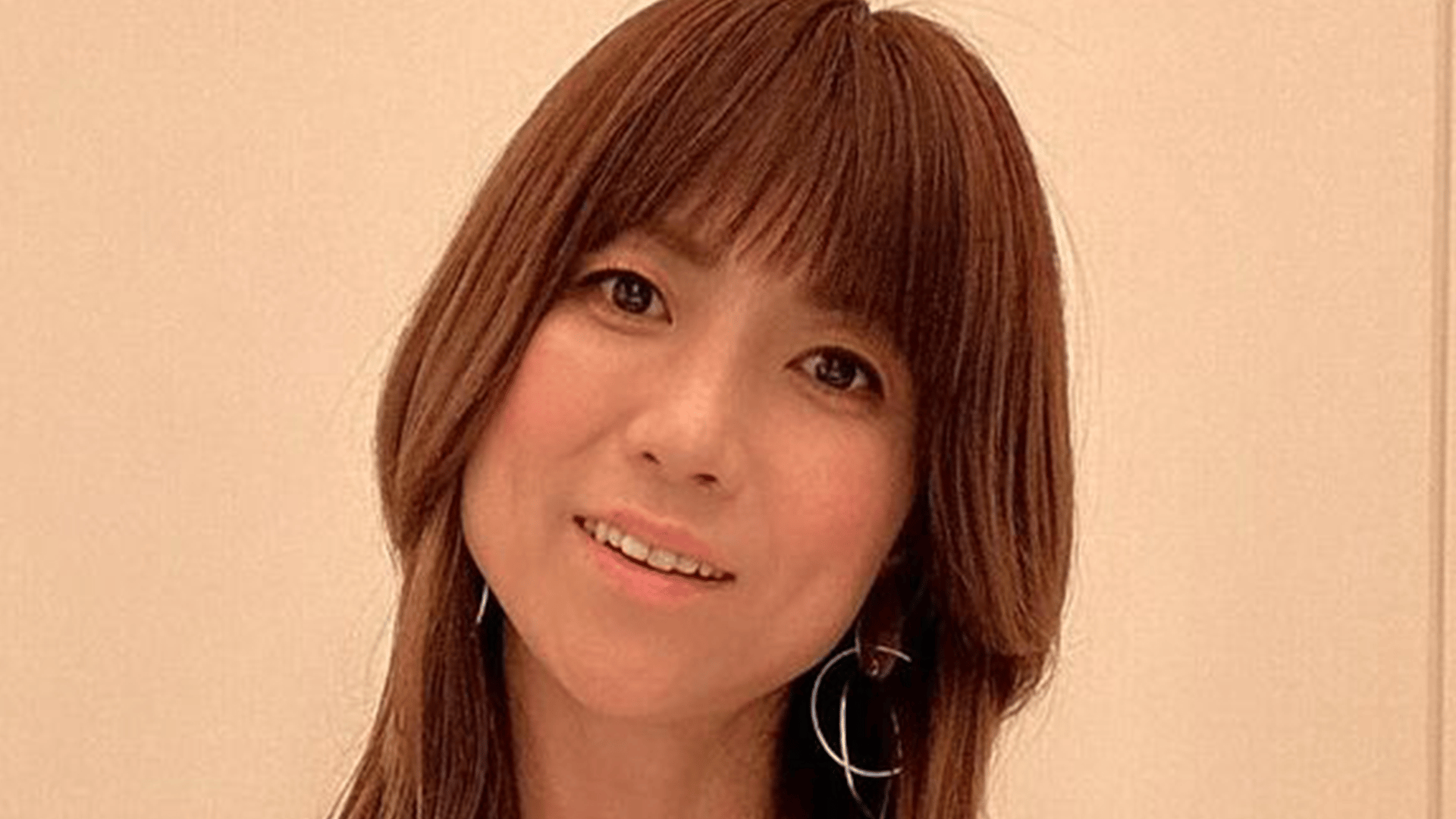 4児の母・hitomi(48) 出産前の水着姿に絶賛の声「攻めてる～！」「わぉ 