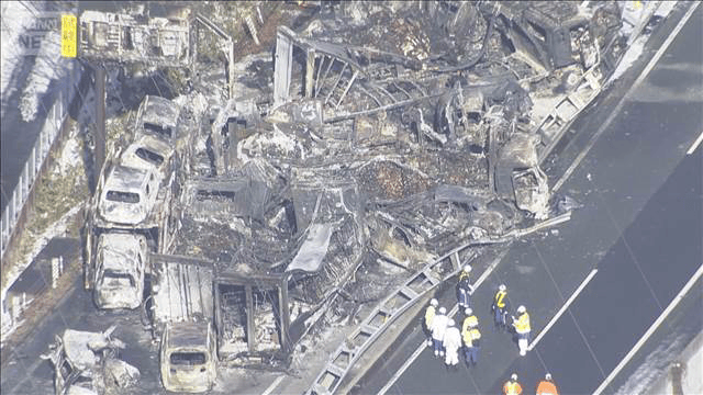 関越道多重事故 27日中の通行止め解除の見通し立たず NEXCO東日本