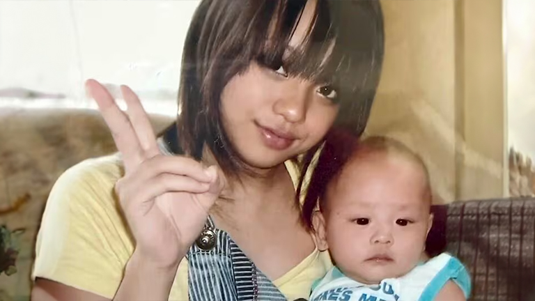 15歳で妊娠…7児の母となった33歳美女の現在の姿に驚きの声