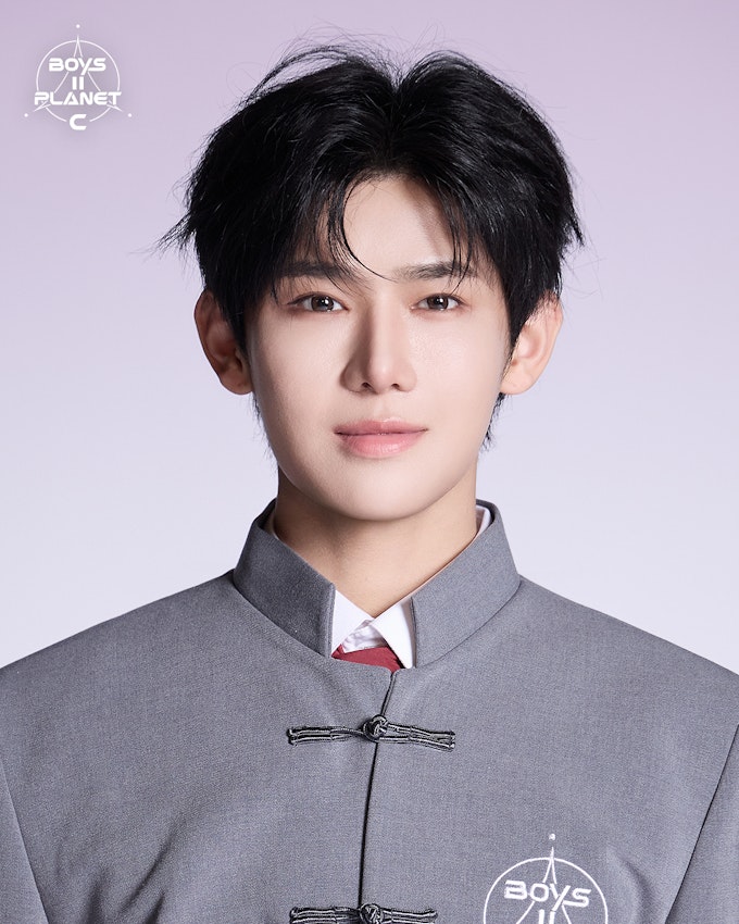 이첸 イーチェン YI CHEN 亦辰 亦辰