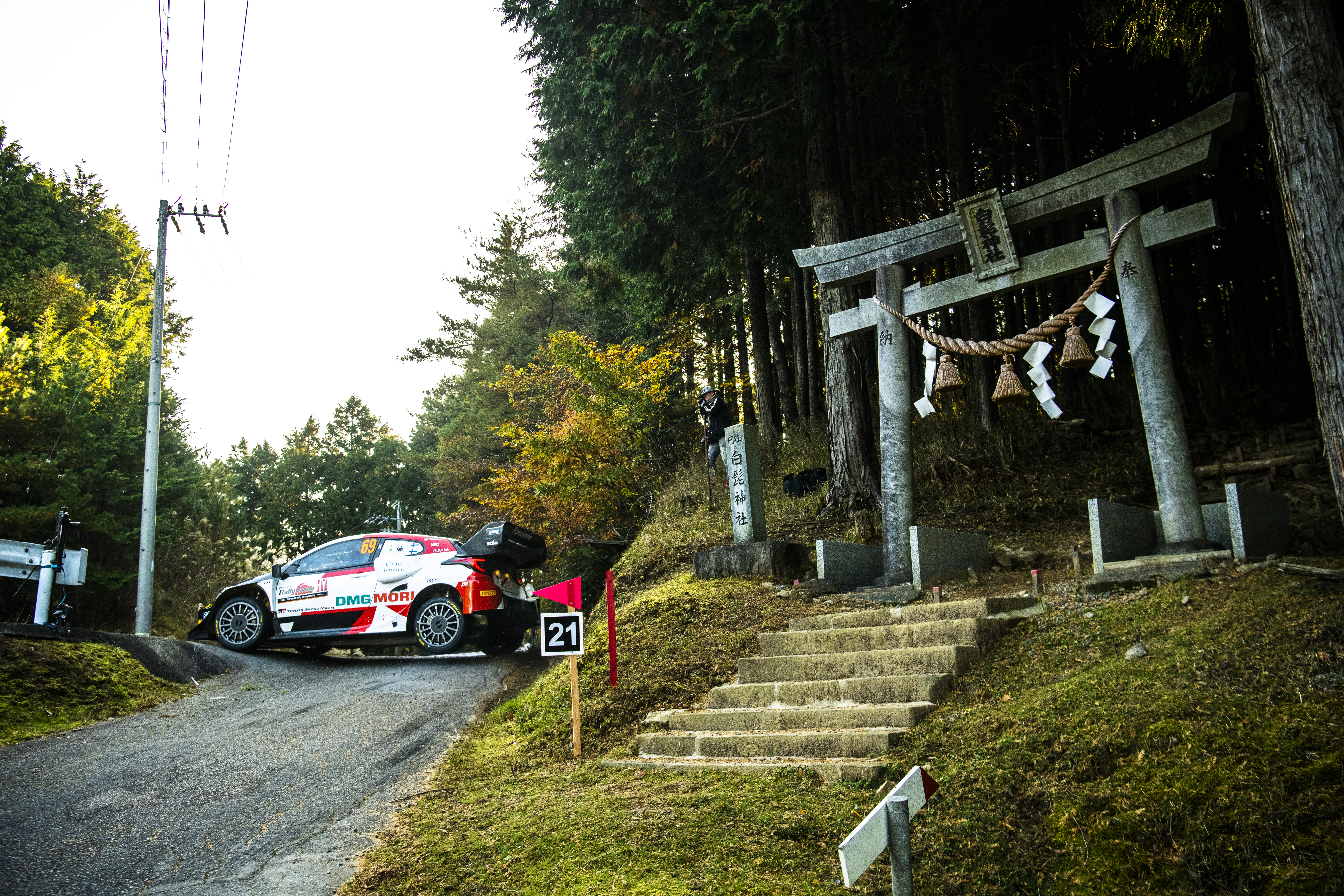 ラリージャパン神社前